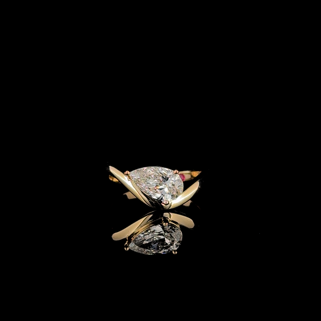 Wave offset diamond ring